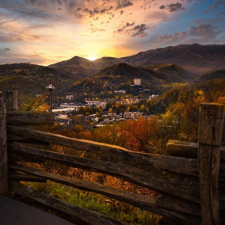 Four Bears Den, Hot Tub, 1089 Of Free Attraction Tickets For Each Paid Day, Dollywood And More Gatlinburg Bagian luar foto