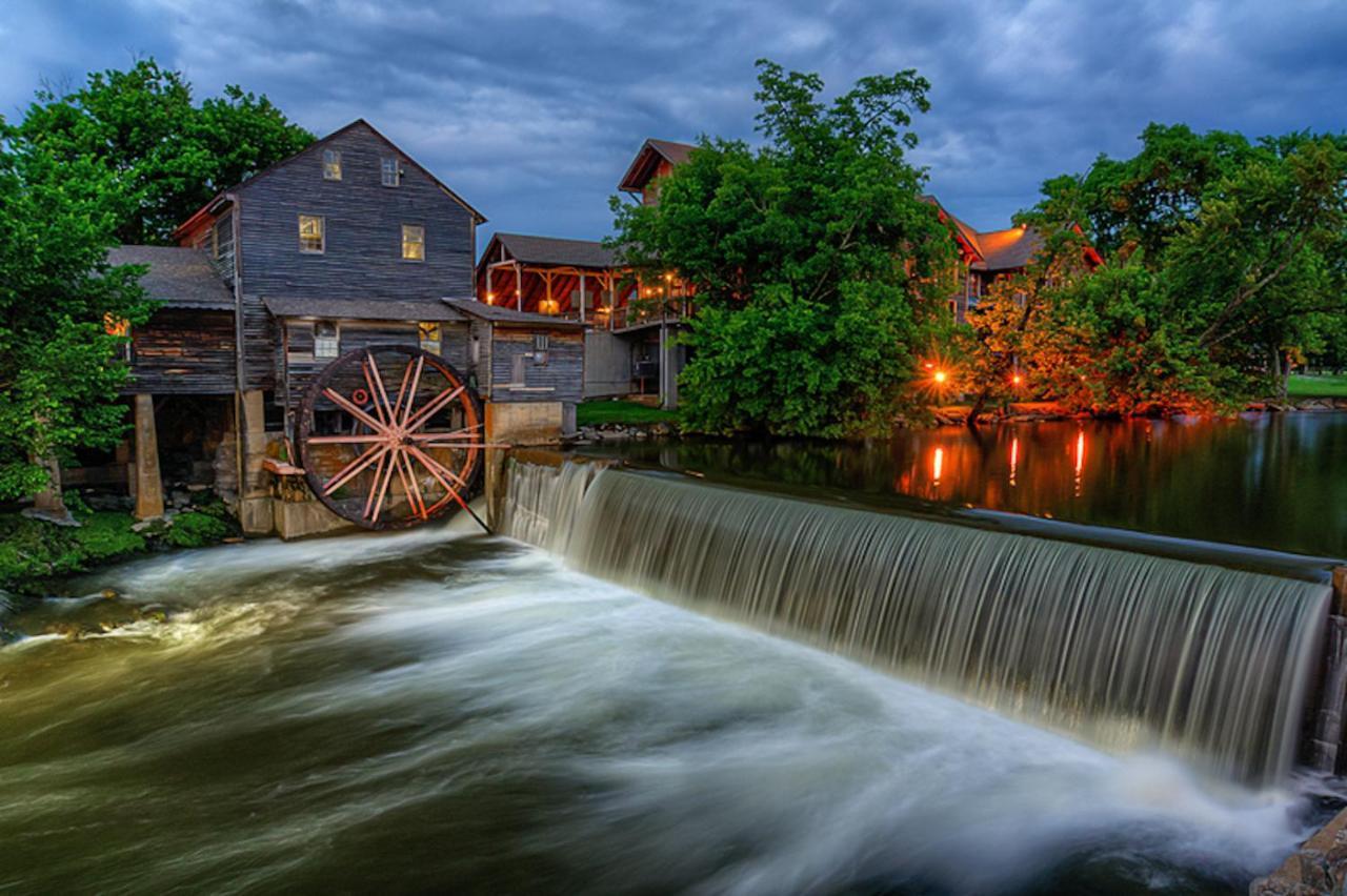 Four Bears Den, Hot Tub, 1089 Of Free Attraction Tickets For Each Paid Day, Dollywood And More Gatlinburg Bagian luar foto