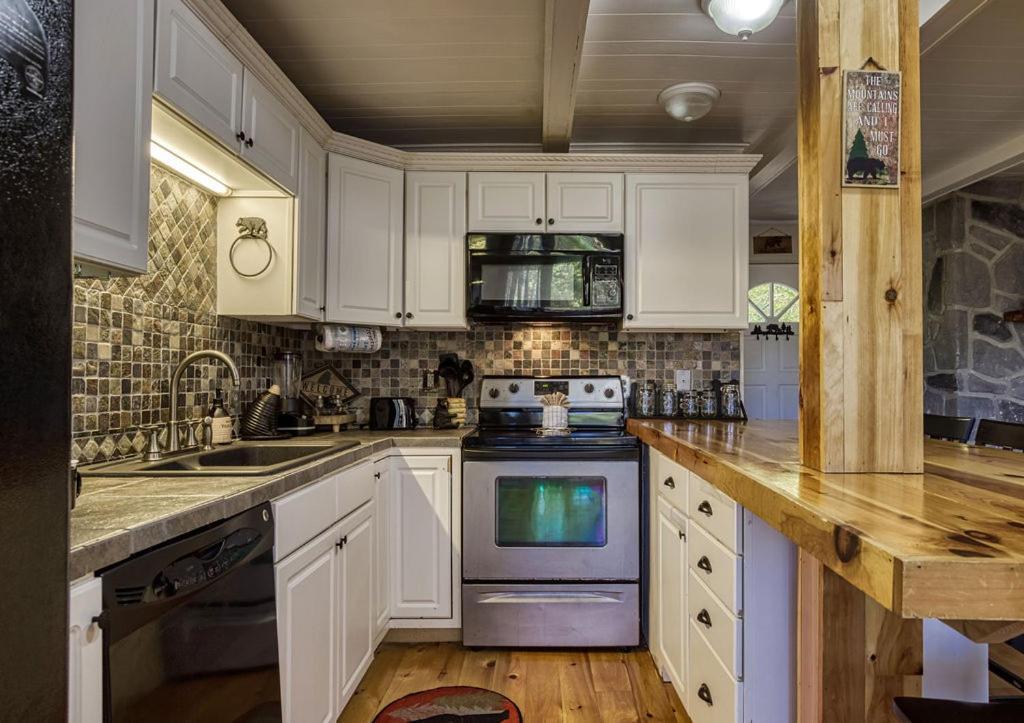 Four Bears Den, Hot Tub, 1089 Of Free Attraction Tickets For Each Paid Day, Dollywood And More Gatlinburg Bagian luar foto