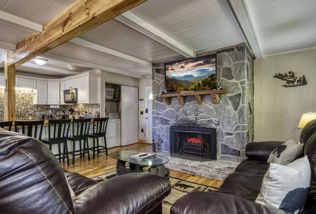 Four Bears Den, Hot Tub, 1089 Of Free Attraction Tickets For Each Paid Day, Dollywood And More Gatlinburg Bagian luar foto