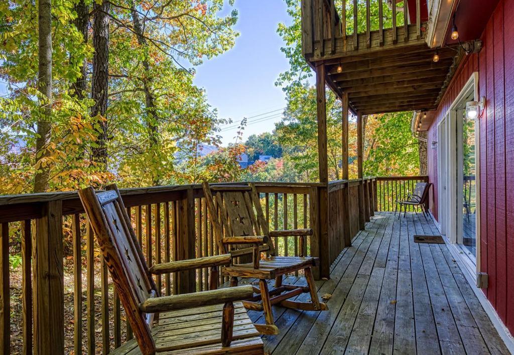 Four Bears Den, Hot Tub, 1089 Of Free Attraction Tickets For Each Paid Day, Dollywood And More Gatlinburg Bagian luar foto