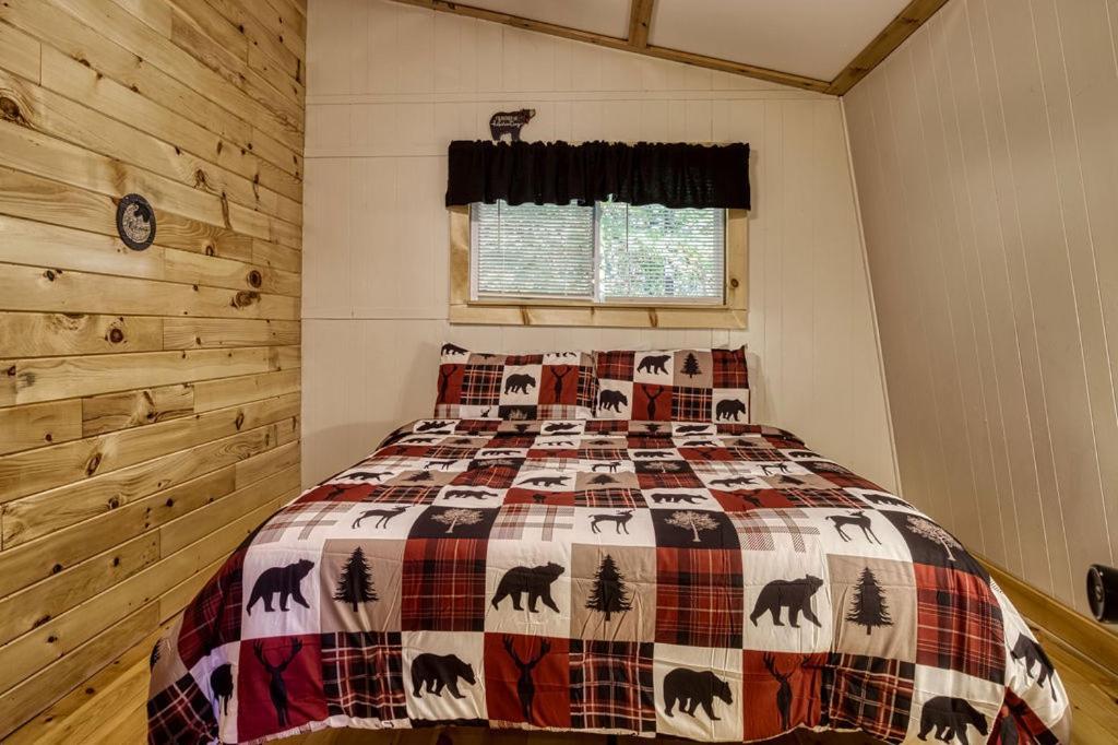 Four Bears Den, Hot Tub, 1089 Of Free Attraction Tickets For Each Paid Day, Dollywood And More Gatlinburg Bagian luar foto
