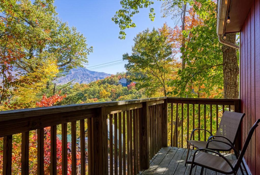 Four Bears Den, Hot Tub, 1089 Of Free Attraction Tickets For Each Paid Day, Dollywood And More Gatlinburg Bagian luar foto