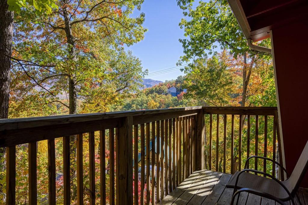 Four Bears Den, Hot Tub, 1089 Of Free Attraction Tickets For Each Paid Day, Dollywood And More Gatlinburg Bagian luar foto