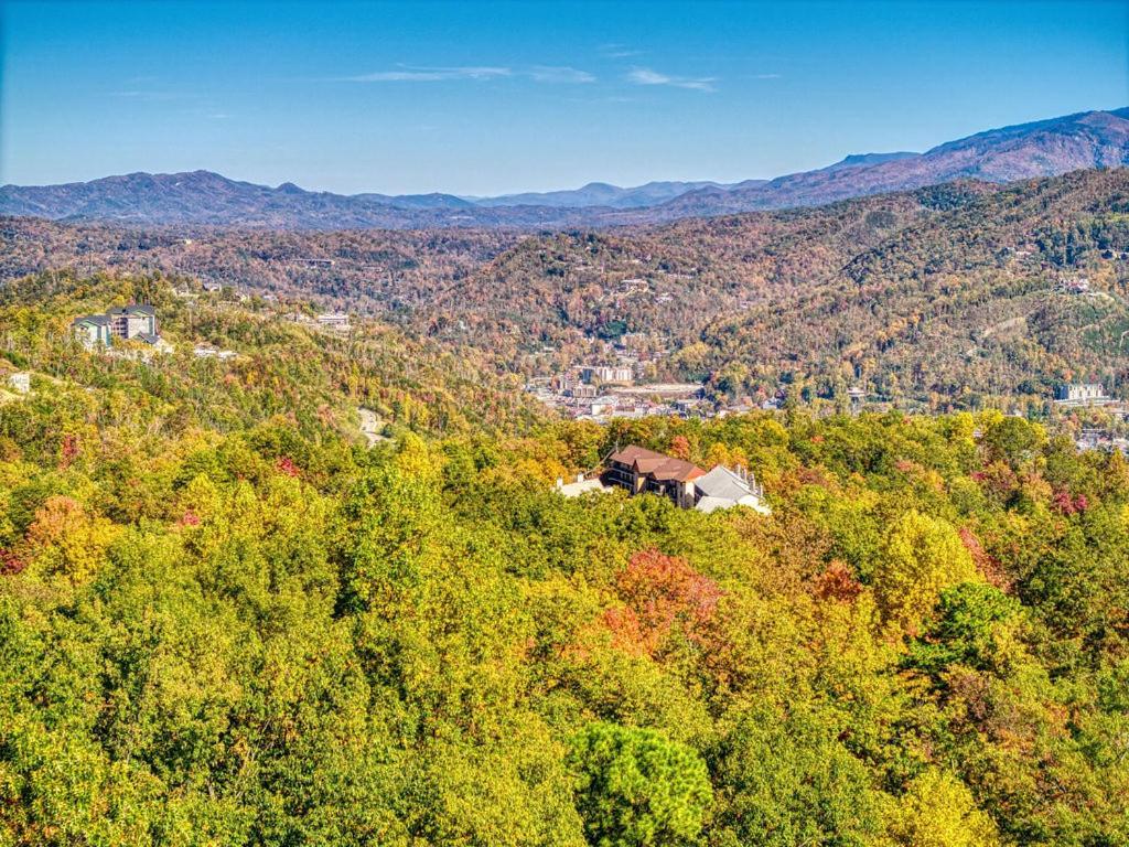 Four Bears Den, Hot Tub, 1089 Of Free Attraction Tickets For Each Paid Day, Dollywood And More Gatlinburg Bagian luar foto