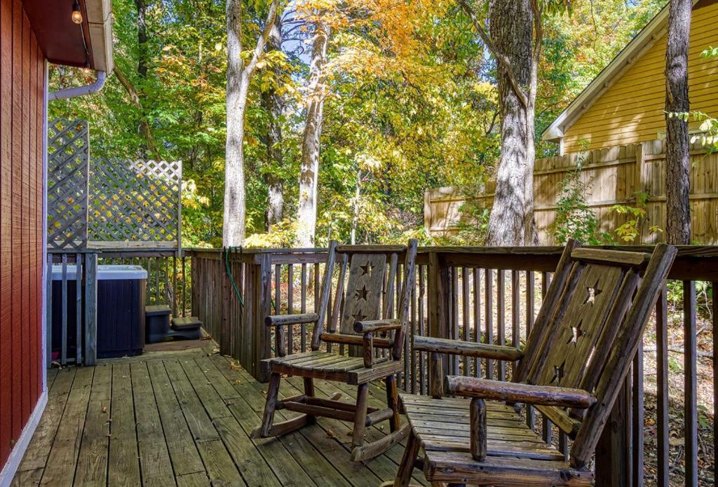 Four Bears Den, Hot Tub, 1089 Of Free Attraction Tickets For Each Paid Day, Dollywood And More Gatlinburg Bagian luar foto