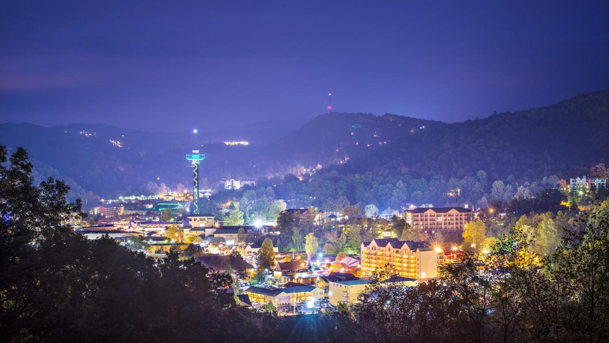 Four Bears Den, Hot Tub, 1089 Of Free Attraction Tickets For Each Paid Day, Dollywood And More Gatlinburg Bagian luar foto