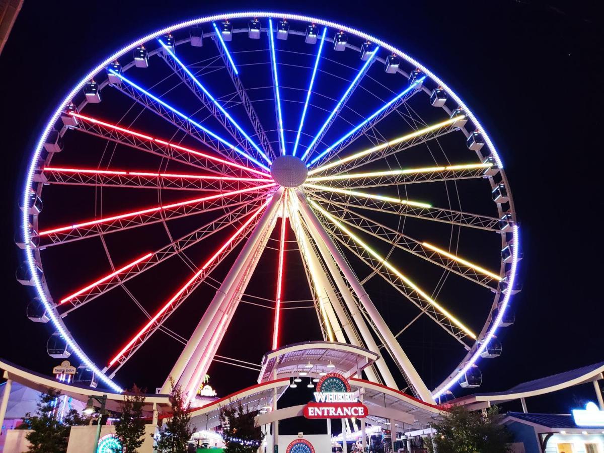 Four Bears Den, Hot Tub, 1089 Of Free Attraction Tickets For Each Paid Day, Dollywood And More Gatlinburg Bagian luar foto